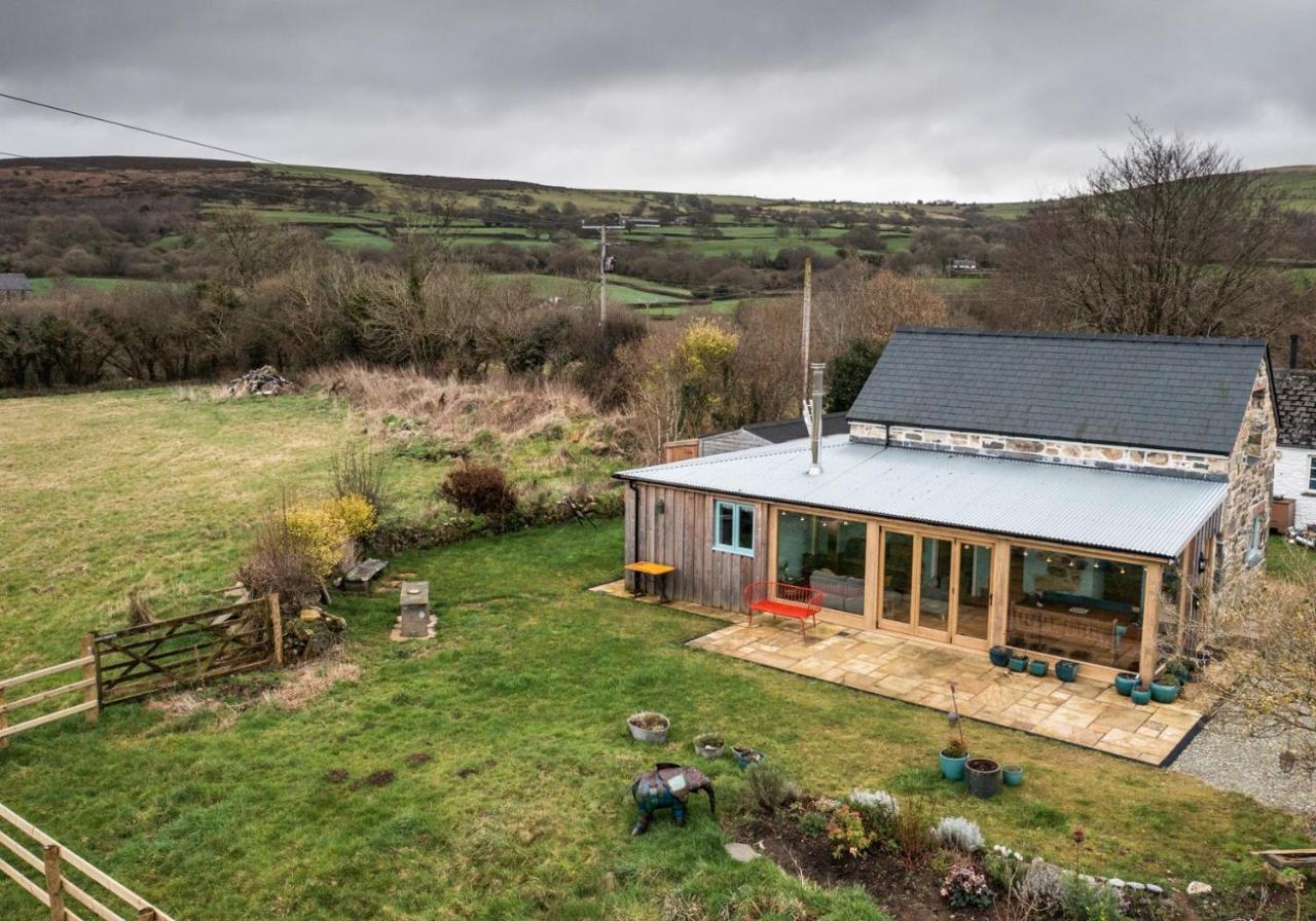 Penrhiw - A Country Cottage With Mountain Views Newport  Dış mekan fotoğraf